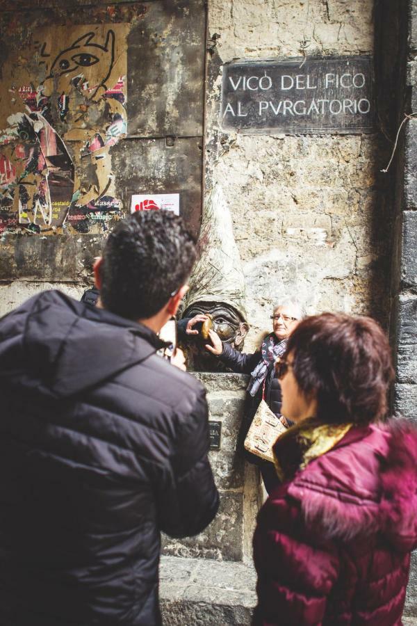 Palazzo Della Loggia B&B Naples Luaran gambar